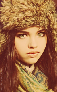 India Eisley BAjCTfhs_o