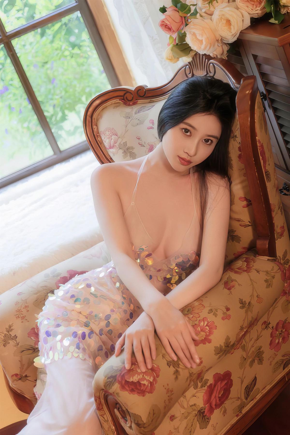 年年Nnian, 写真集 窗前(4)