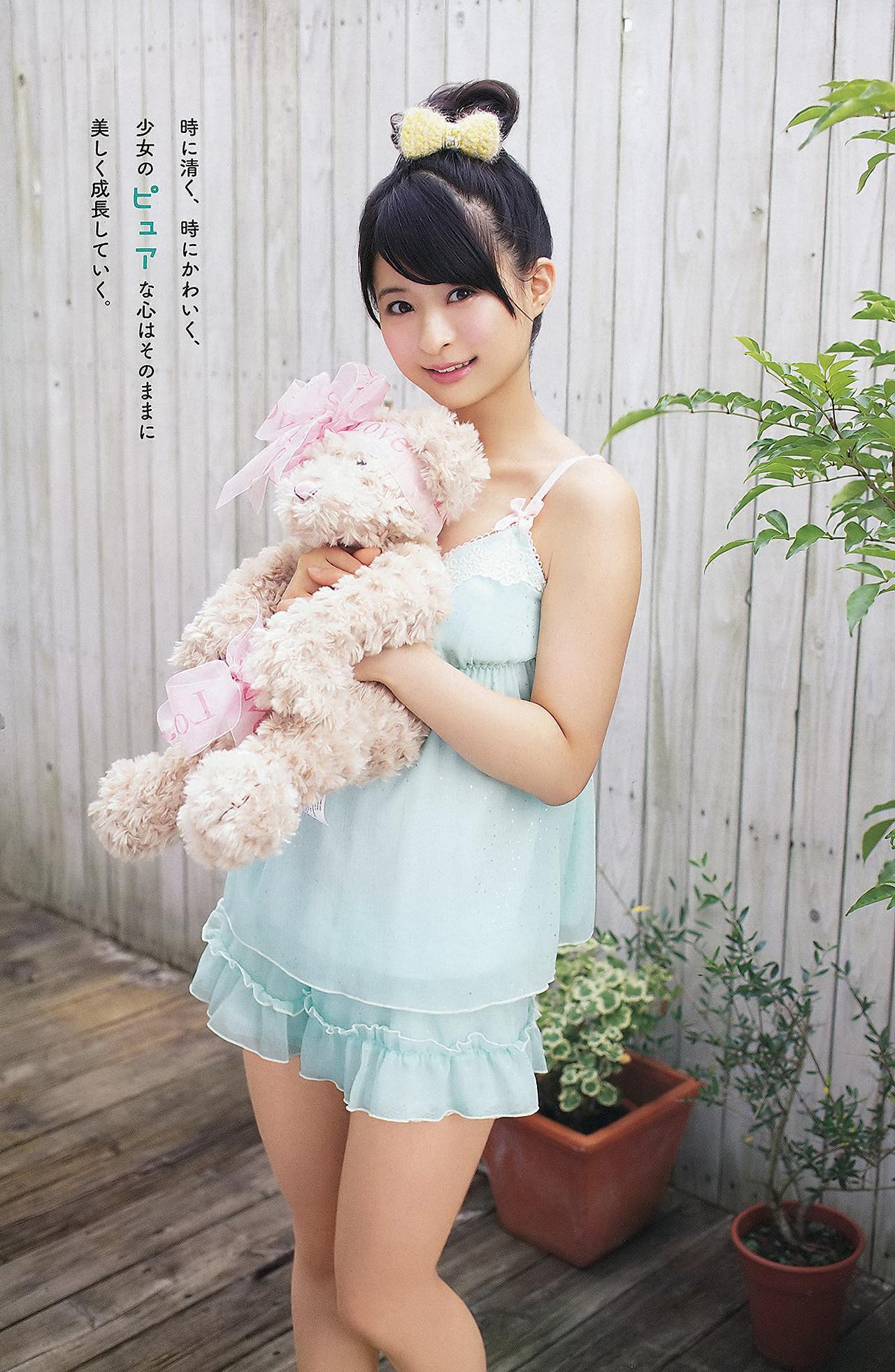 Rena Matsui 松井玲奈, Airi Furukawa 古川愛李, Shiori Ogiso 小木曽汐莉, Akari Suda 須田亜香里, Young Animal 2012 No.18 (ヤングアニマル 2012年18号)(17)