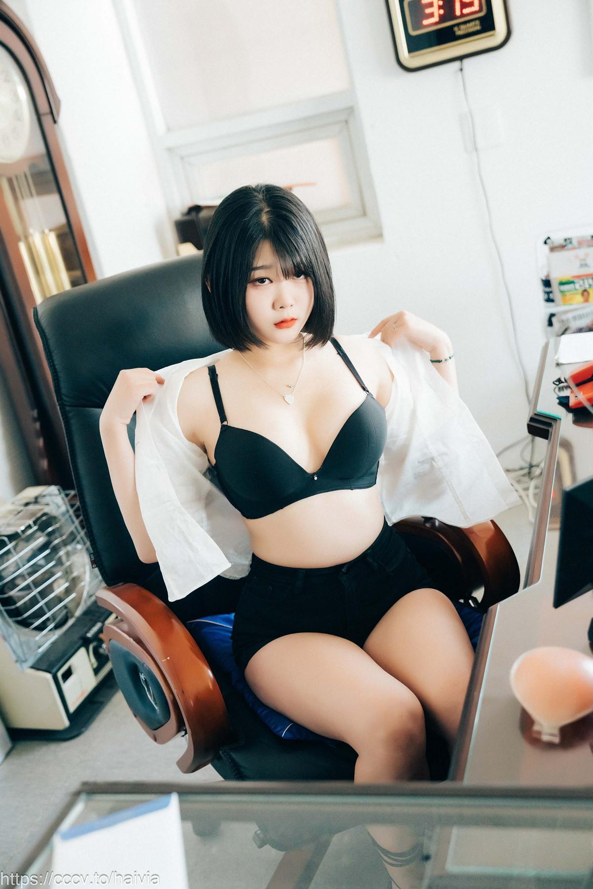 ZIA.Kwon 권지아, Loozy ‘Female Employee’ Set.03(31)