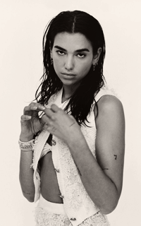 1990 - Dua Lipa CxwlG7Jb_o