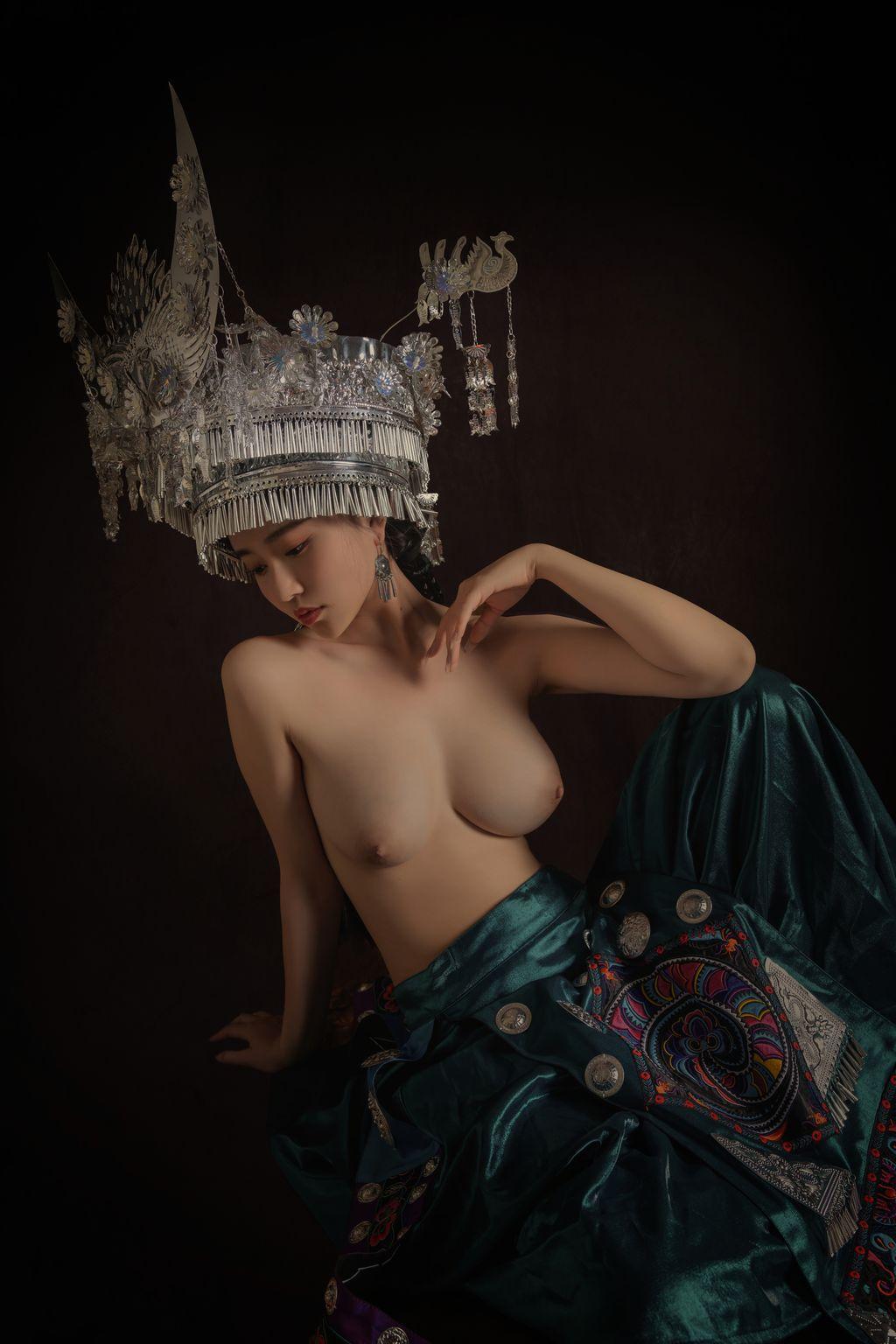 Coser@年年Nnian: 苗疆女孩 (50 photos)(35)