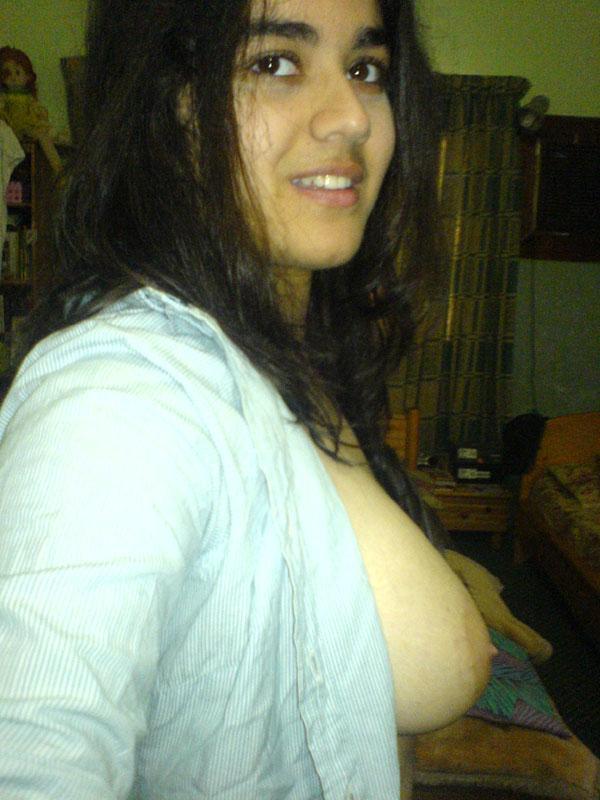 Indian girl takes self shots with big natural tits free of blouse(3)