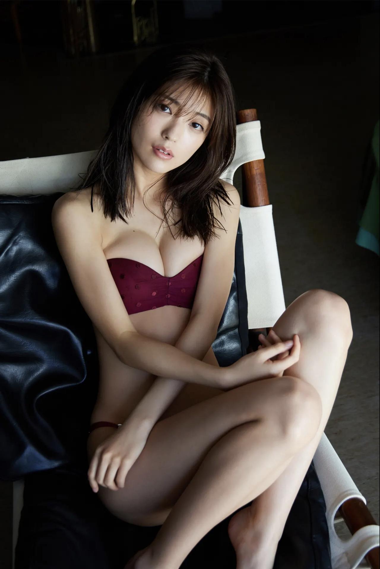 Mio Kudo 工藤美桜, ＦＲＩＤＡＹデジタル写真集 「はじめて魅せる大人ＳＥＸＹ」 Set.02(14)