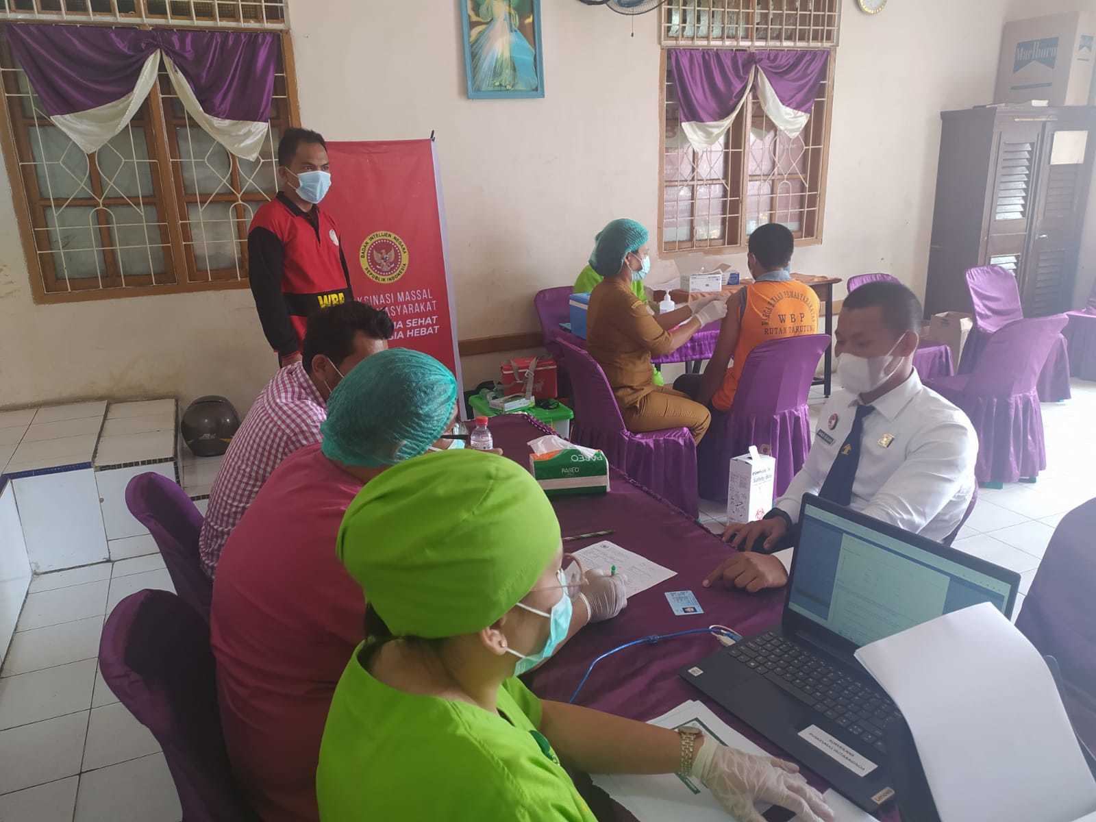 Binda Sumut Fasilitasi Vaksinasi Warga Binaan Rutan Kelas II B Tarutung