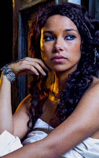 Jessica Parker Kennedy Vg35ojQb_o