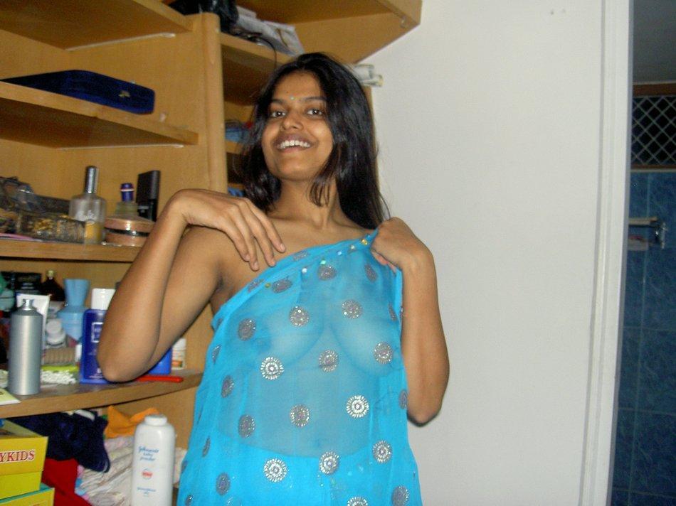 Desi housewife Aprita lets her brassiere slip while posing non nude(4)