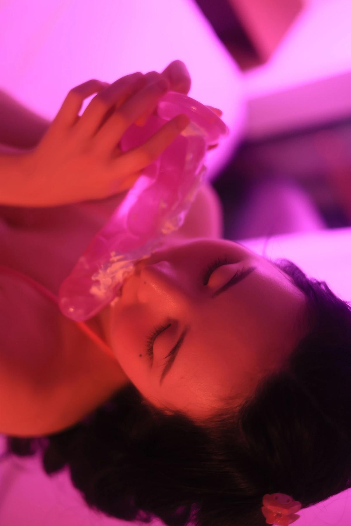 Yeon Woo 연우, Photobook 「TOY」 Set.02(27)