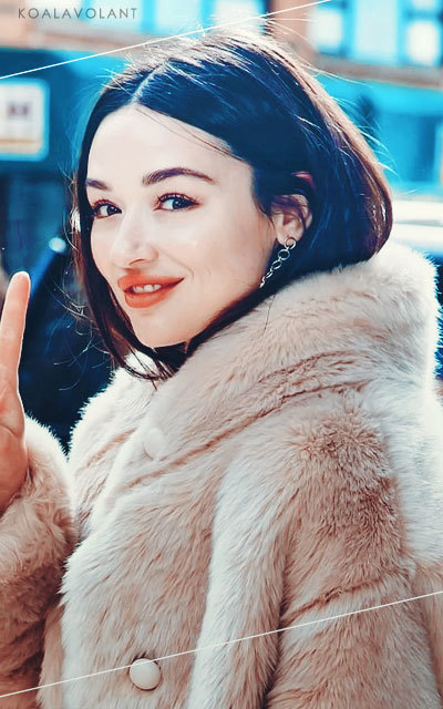 Crystal Reed Avatars 200*320