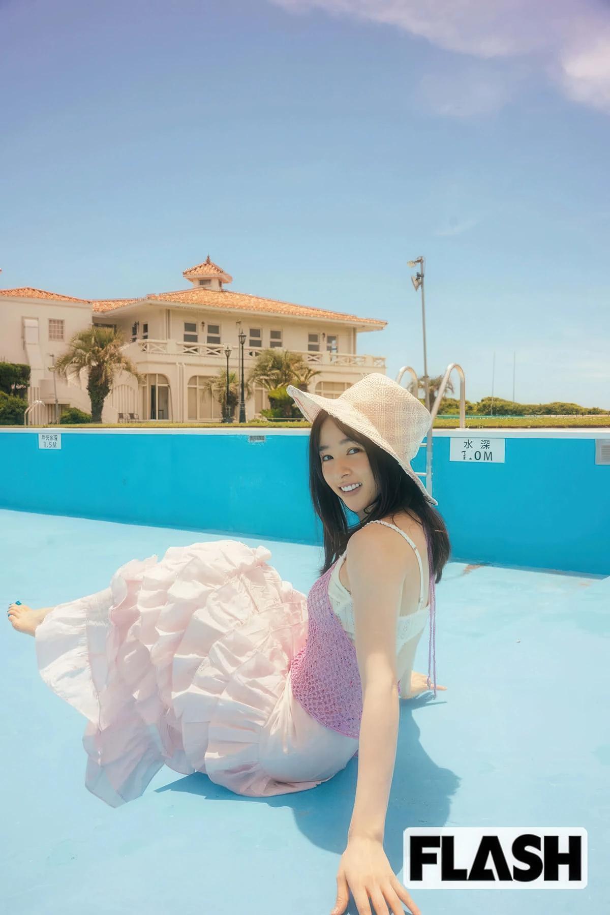 Hinako Sakurai 桜井日奈子, FLASH 2025.09.02 (フラッシュ 2025年9月2日号)(5)