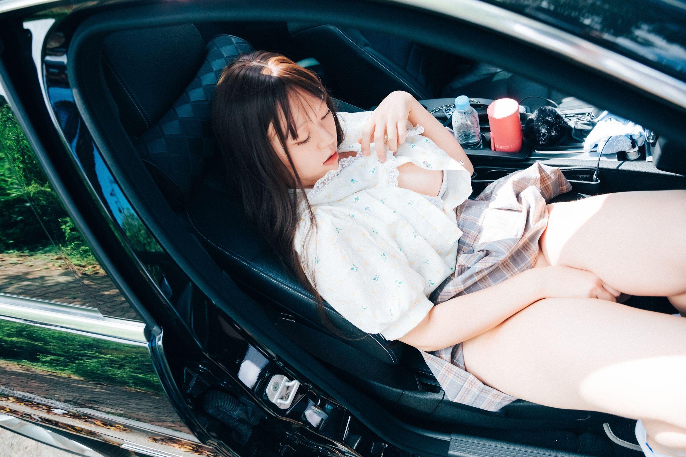 [Loozy] Mozzi (모찌): Pee Dog Play (104 photos )(6)