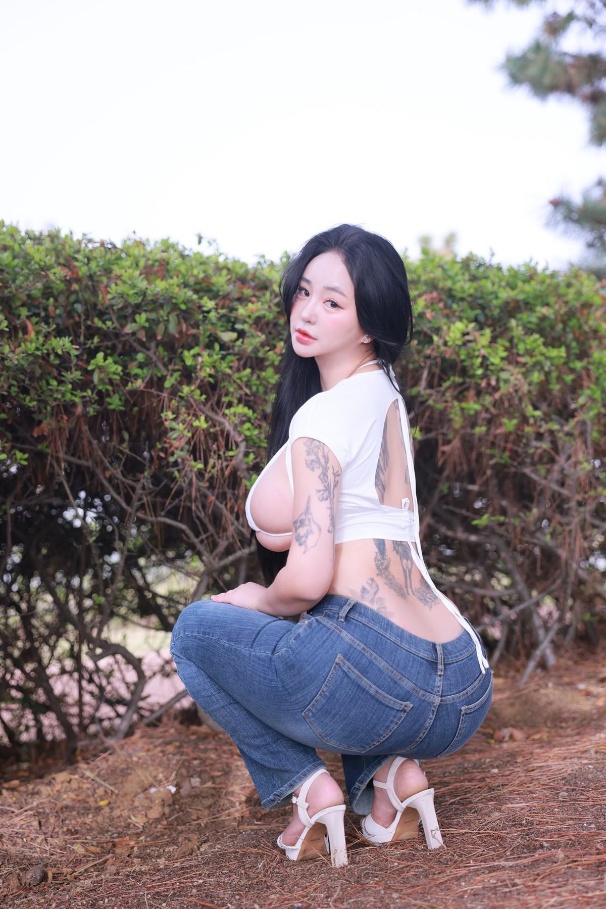 Jeon BoYeon 전보연, Photobook ‘Moo Hot Debut’ Set.02(5)