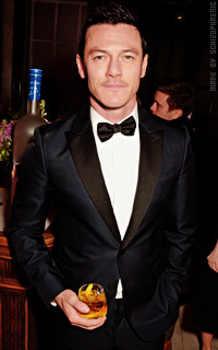 Luke Evans GcIirMbB_o