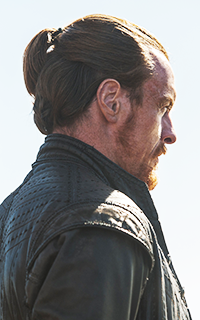 Toby Stephens SuKVr9ii_o