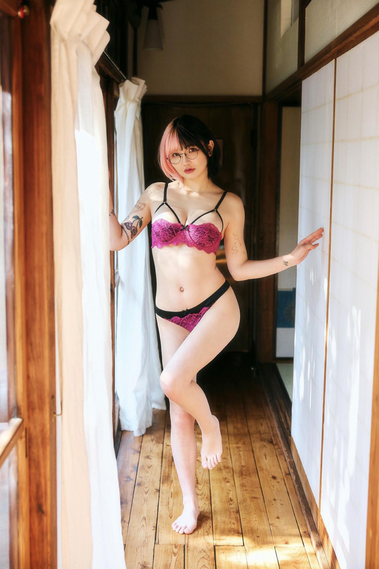 Chukimeroday ちゅきめろでぃ, グラビア写真館SPECIAL 「ちゅきになる、カラダ」(7)