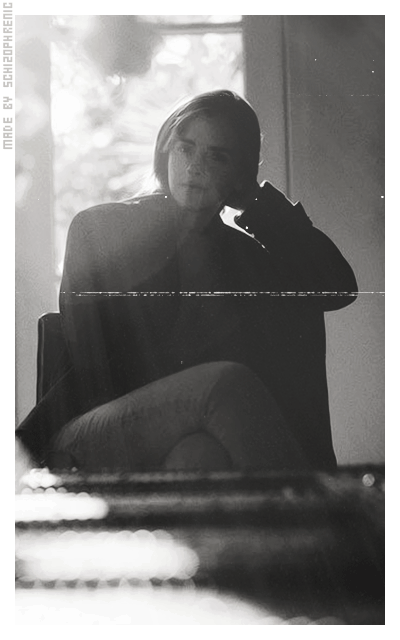 Emma Watson - Page 16 R9e3R52r_o