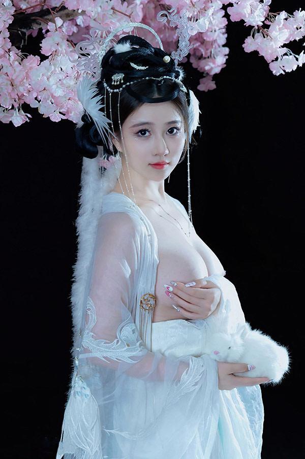 极品女神年年嫦娥仙子大白玉兔又美又仙(25)