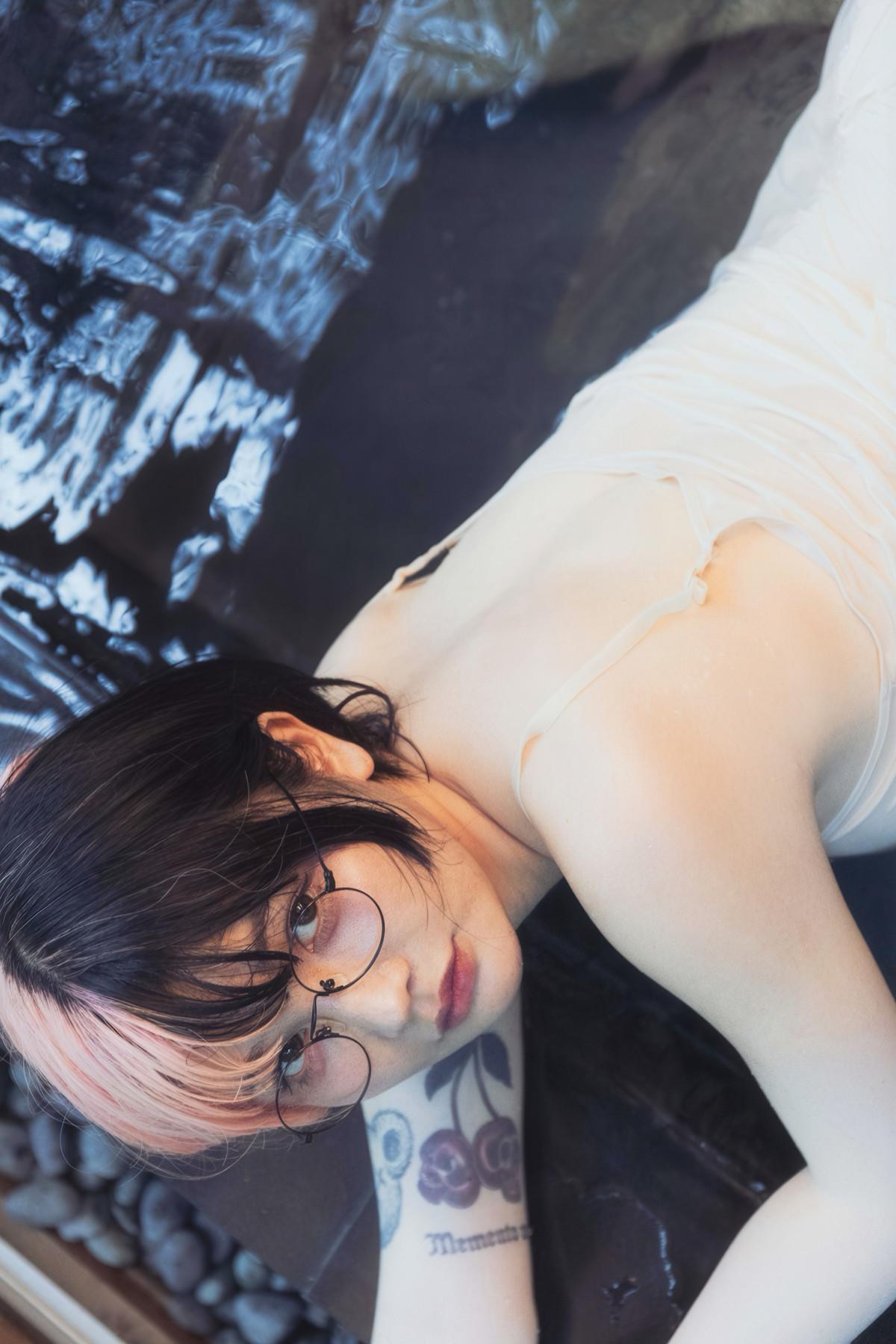 Chukimeroday ちゅきめろでぃ, 2nd 写真集 『一泊二日』 Set.02(9)
