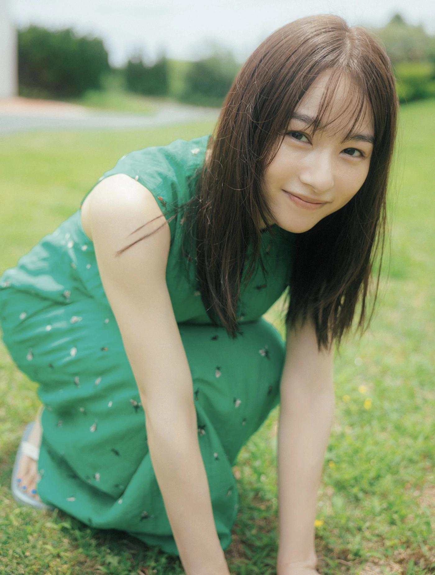 Hinako Sakurai 桜井日奈子, FLASH 2025.09.02 (フラッシュ 2025年9月2日号)(2)