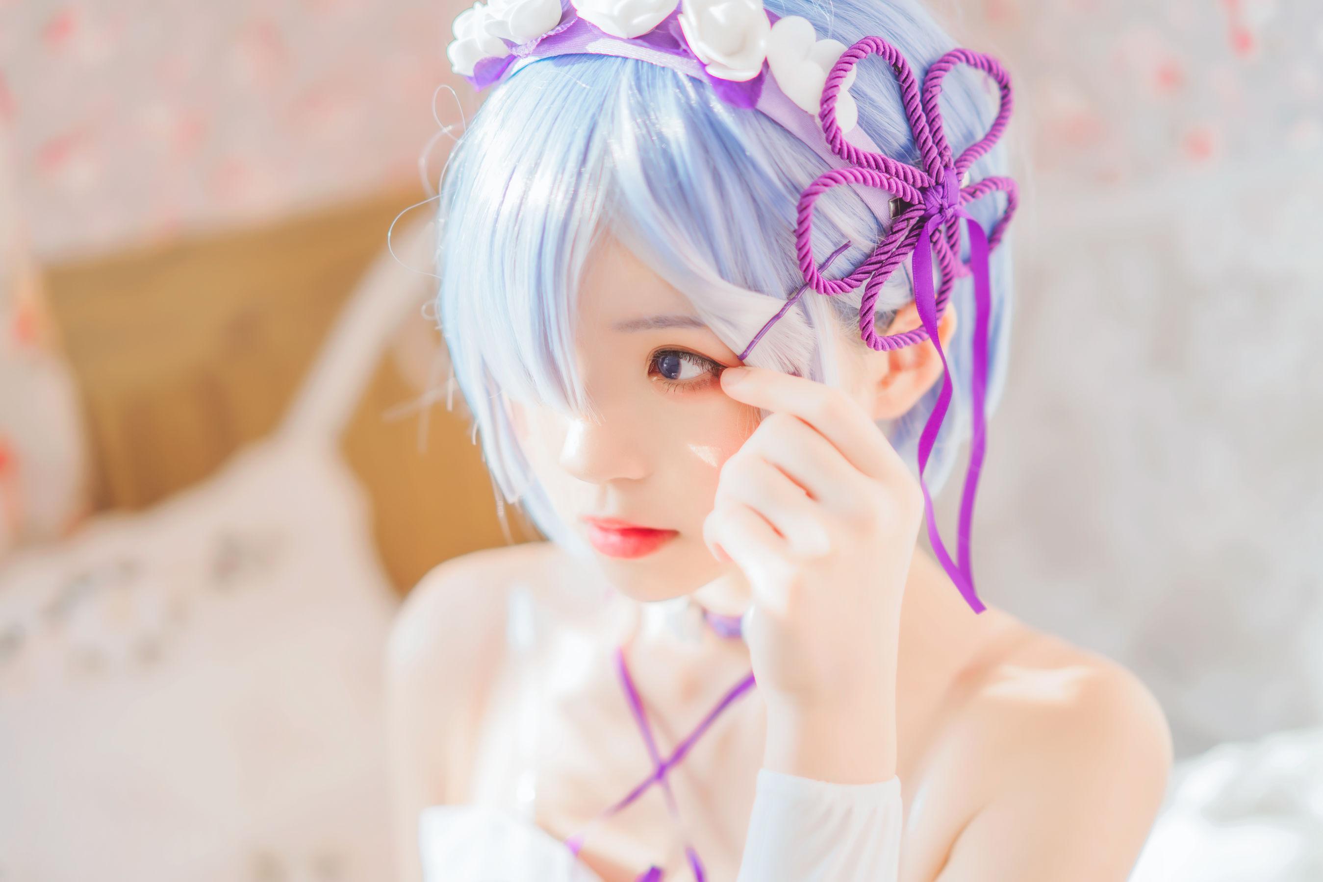 [Cosplay写真] 桜桃喵 – 蕾姆小睡裙(9)