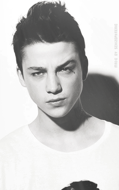 Ash Stymest FAG43jLV_o