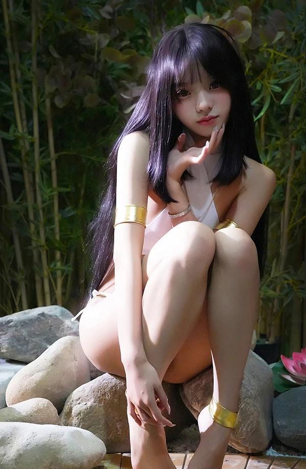 高颜值白虎福利姬@白蕾丝 尺度私拍视图合集8(21)