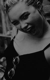 Florence Pugh BLLcZLhN_o