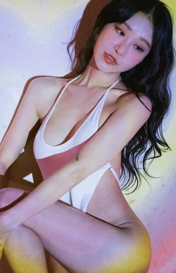 妩媚美女Lee Seol居家休闲私拍美丽迷人(3)