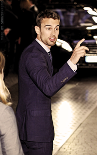 Theo James QTaOuDXe_o