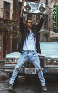 Adam Levine YYeo6jbX_o