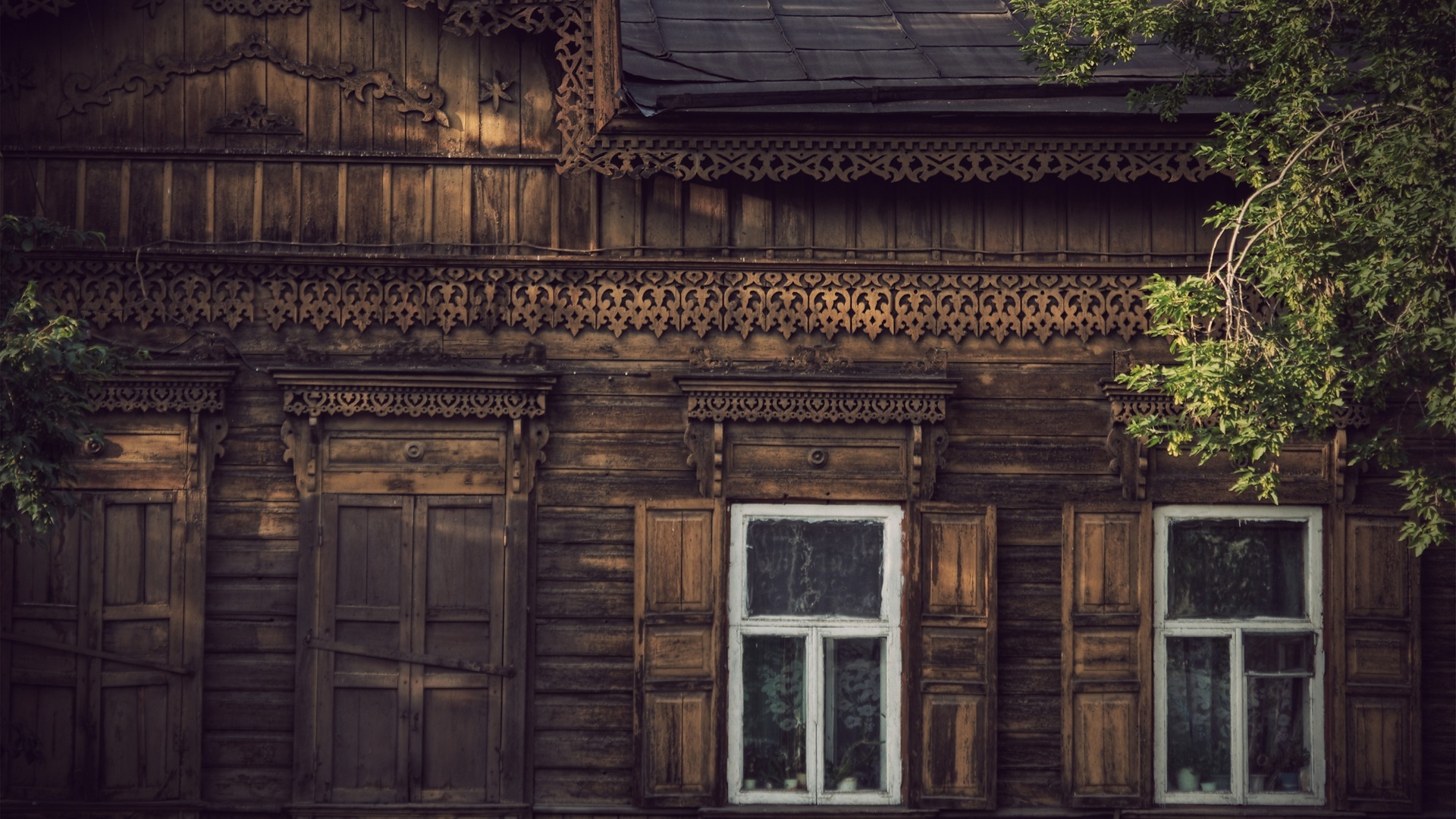 128 Siberian Wooden Houses [1920x1080]