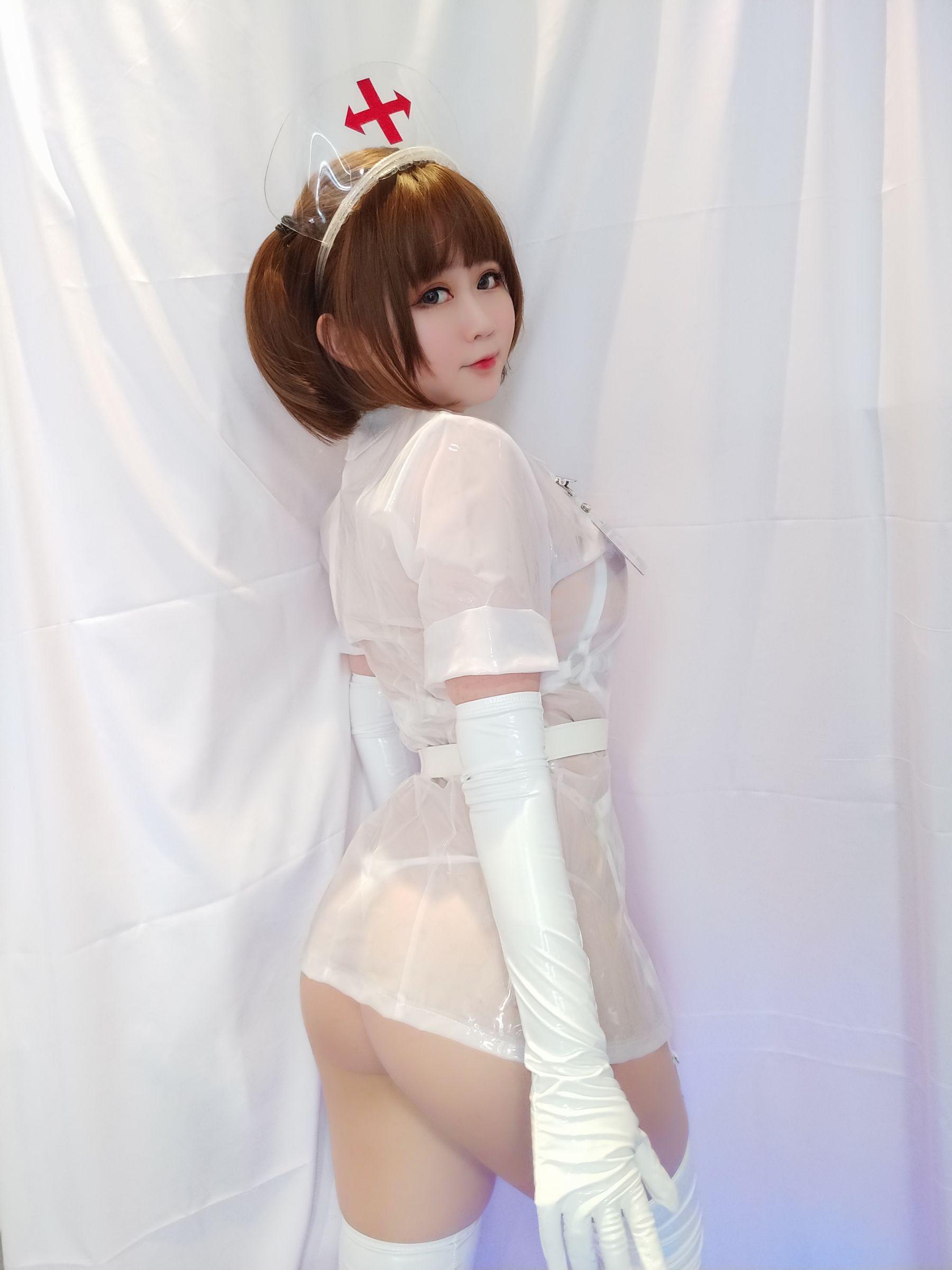 [Cosplay] 蜜桃少女是依酱呀 – 专属护士(5)