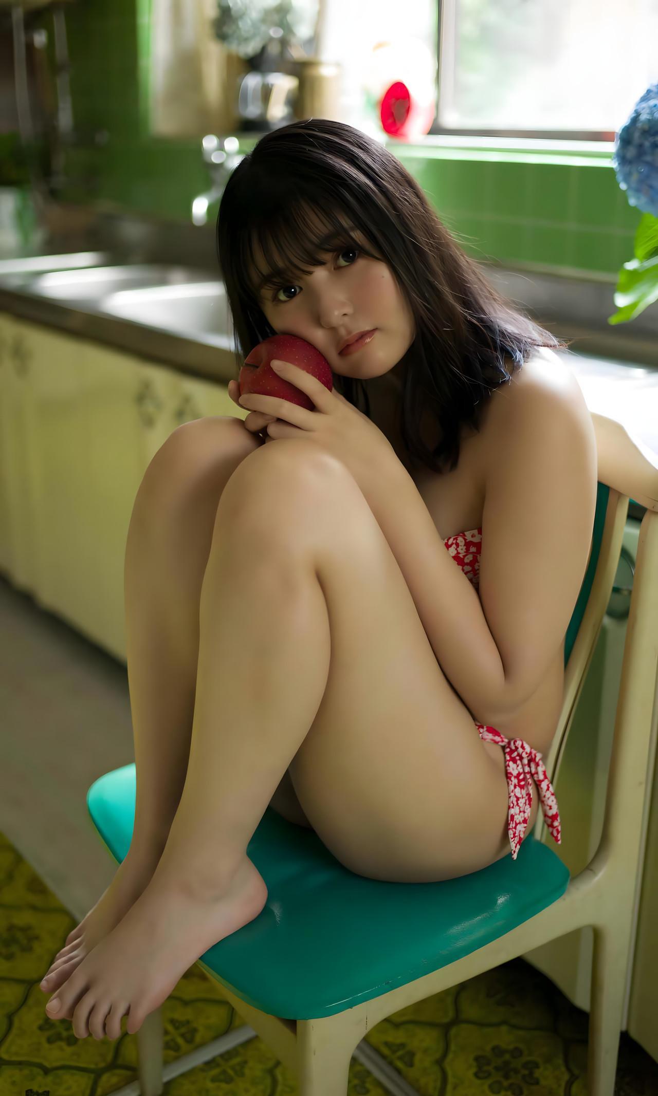 Sakina Tonchiki 頓知気さきな, デジタル写真集 「夏の金魚」 Set.01(15)