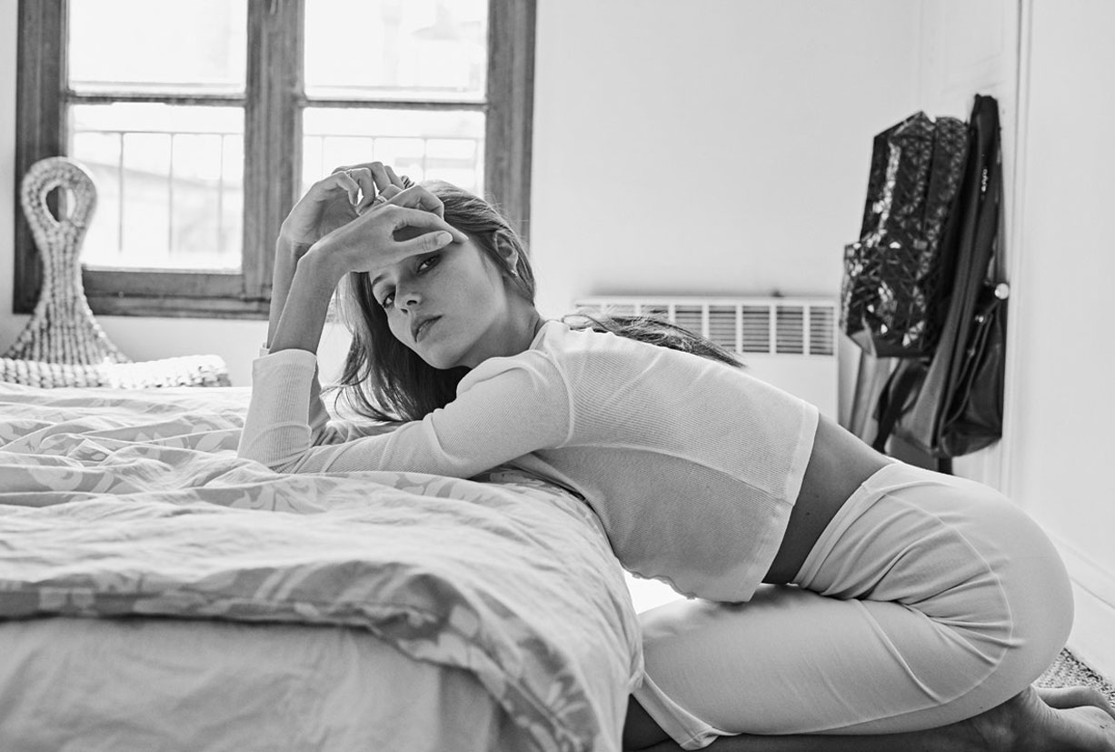 В постели с Викой Фалилеевой / Vika Falileeva by Anvar Norov В постели с Викой Фалилеевой / Vika Falileeva-Leonard by Anvar Norov