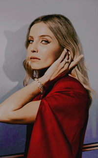 Annabelle Wallis EDm7AsVz_o