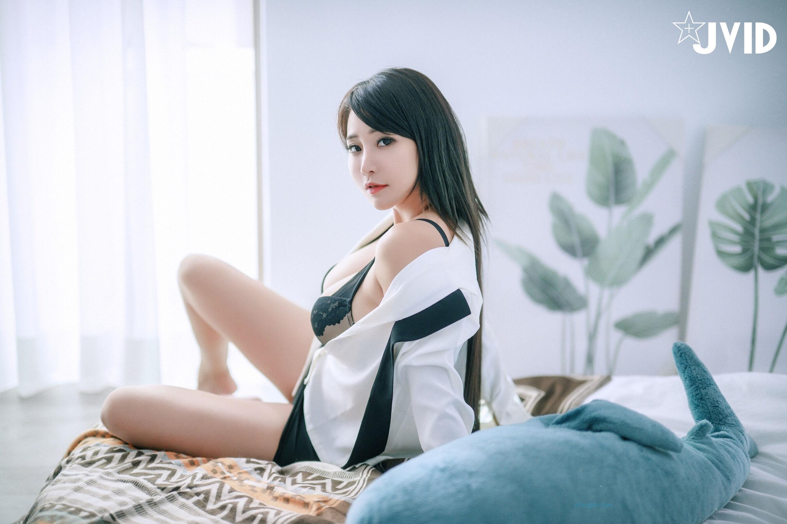 JVID 乐乐《秘书制服巨乳OL 究极蜜桃臀》(135)