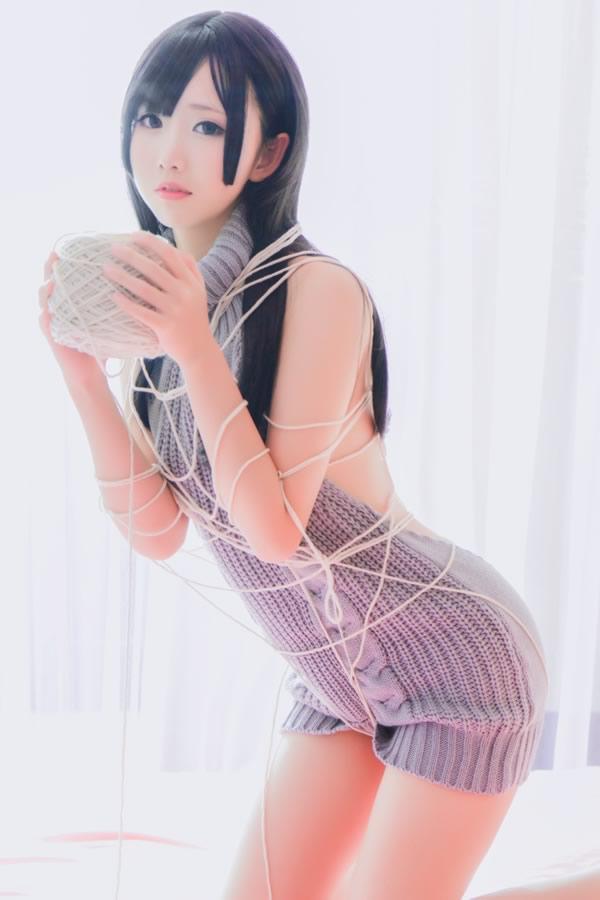 Cosplay面饼仙儿–露背毛衣私房写真(4)