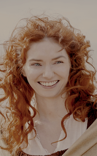 Eleanor Tomlinson WCrVFG6B_o