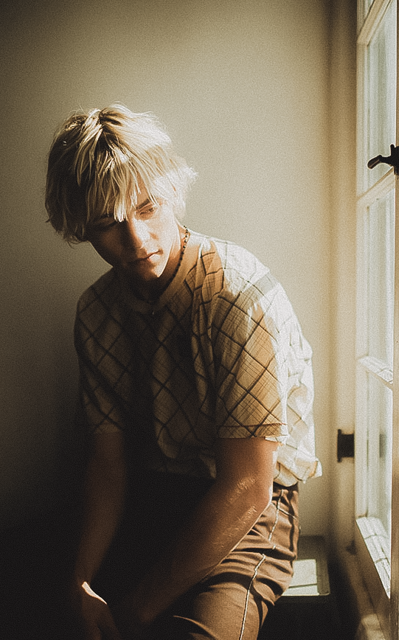 Ross Lynch H0IvKHgw_o