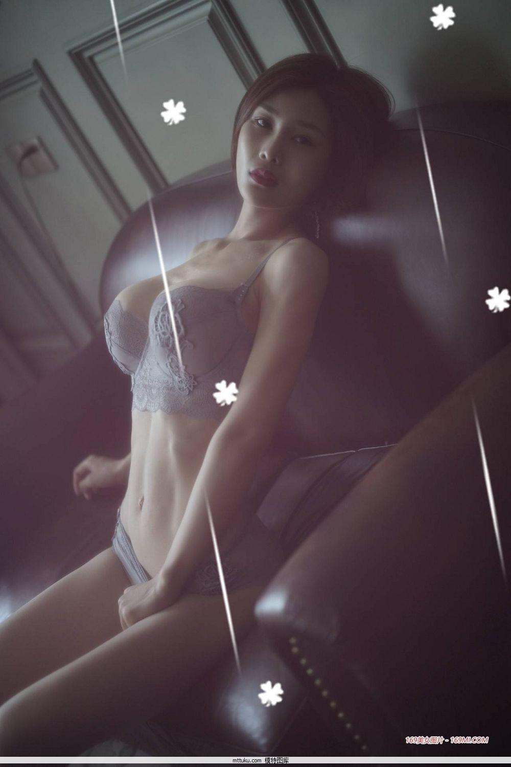 法式风情美女闫盼盼(31)