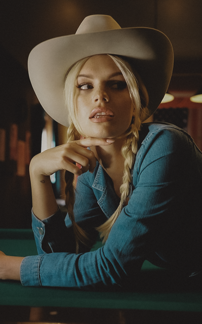 Nadine Leopold QOLhlCuN_o