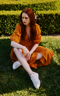 Madelaine Petsch ERAD0puk_o