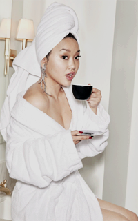 Lana Condor SdYAO7oU_o