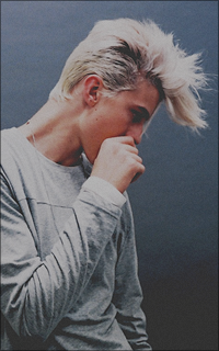 Lucky Blue Smith ZIxYwZvt_o