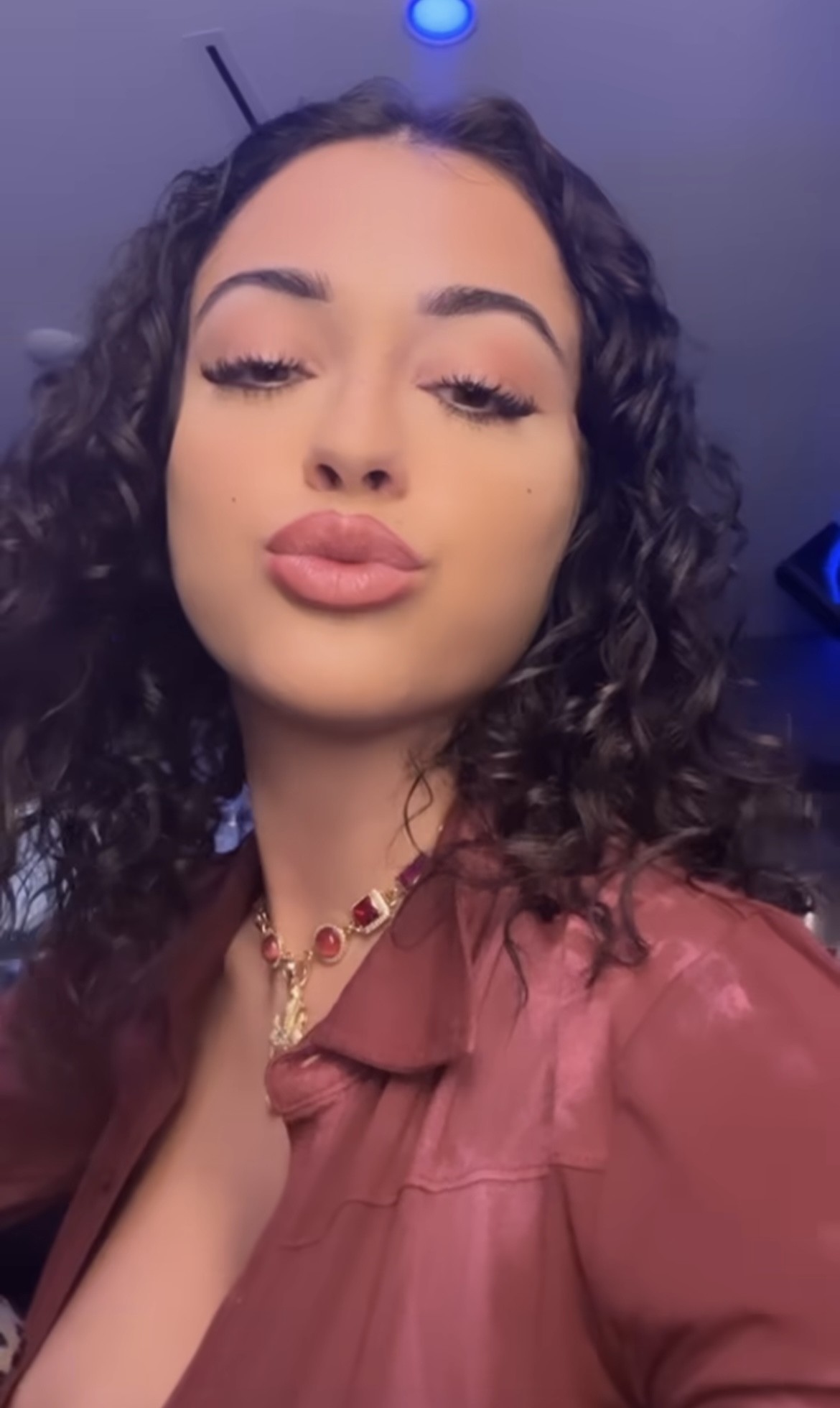 → Malu Trevejo big ass