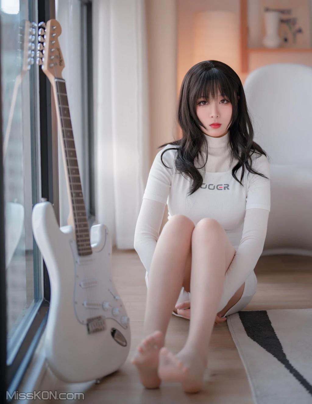 Coser@轩萧学姐: 吉他妹妹肉丝 Ukelele Sister (61 photos)(7)