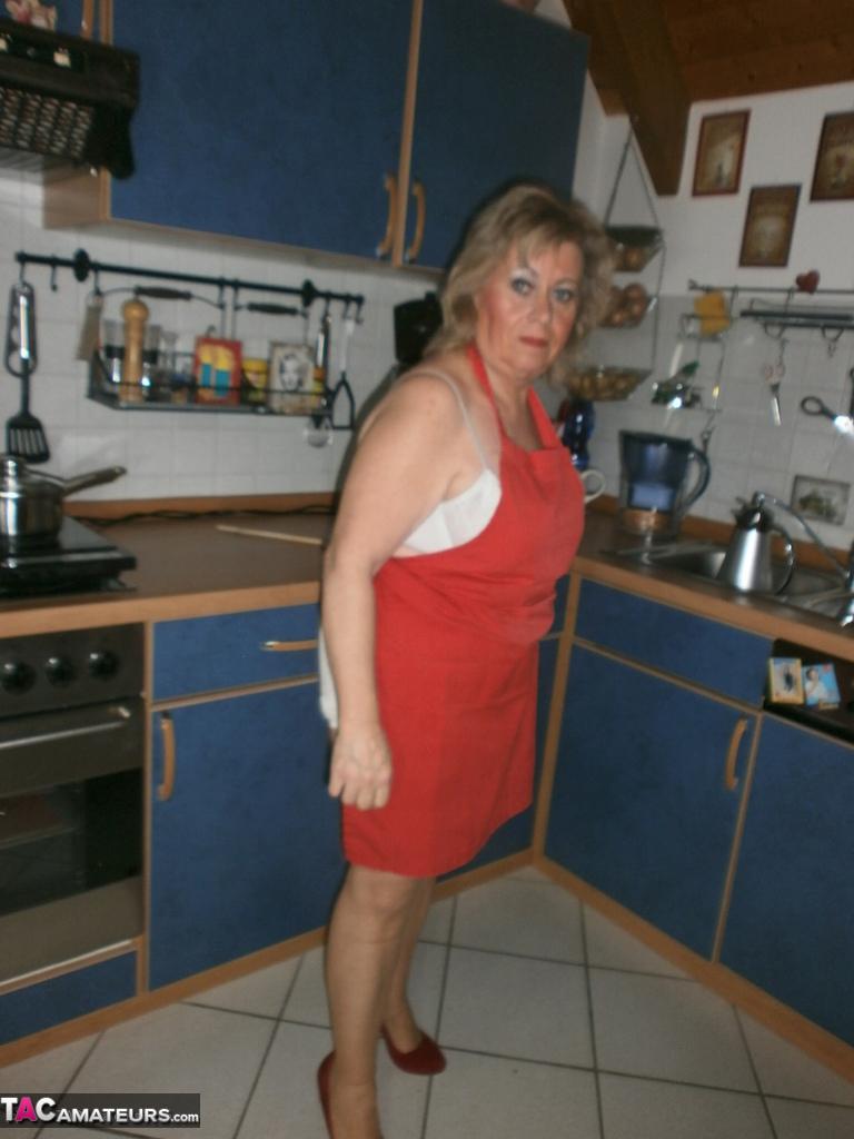 Slutty amateur housewife Caro could not resist masturbating in the kitchen(1)