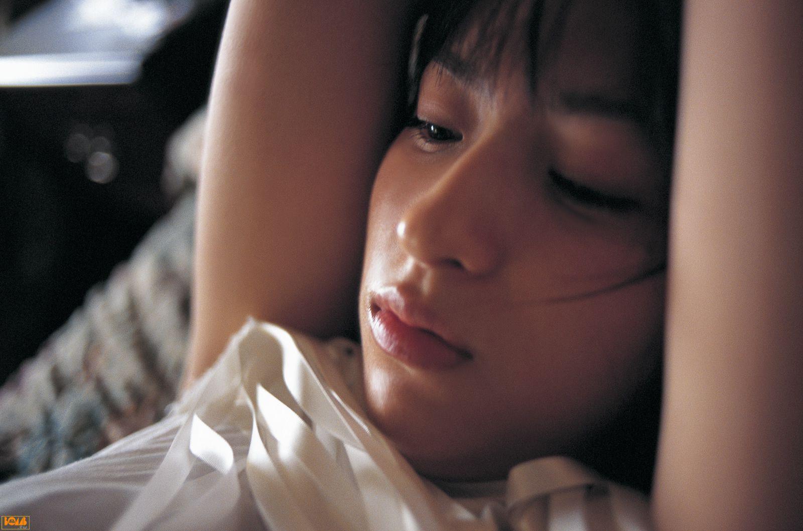 [Bomb.TV] 2004年12月刊 Kasumi Nakane 仲根かすみ/仲根霞 写真集(14)