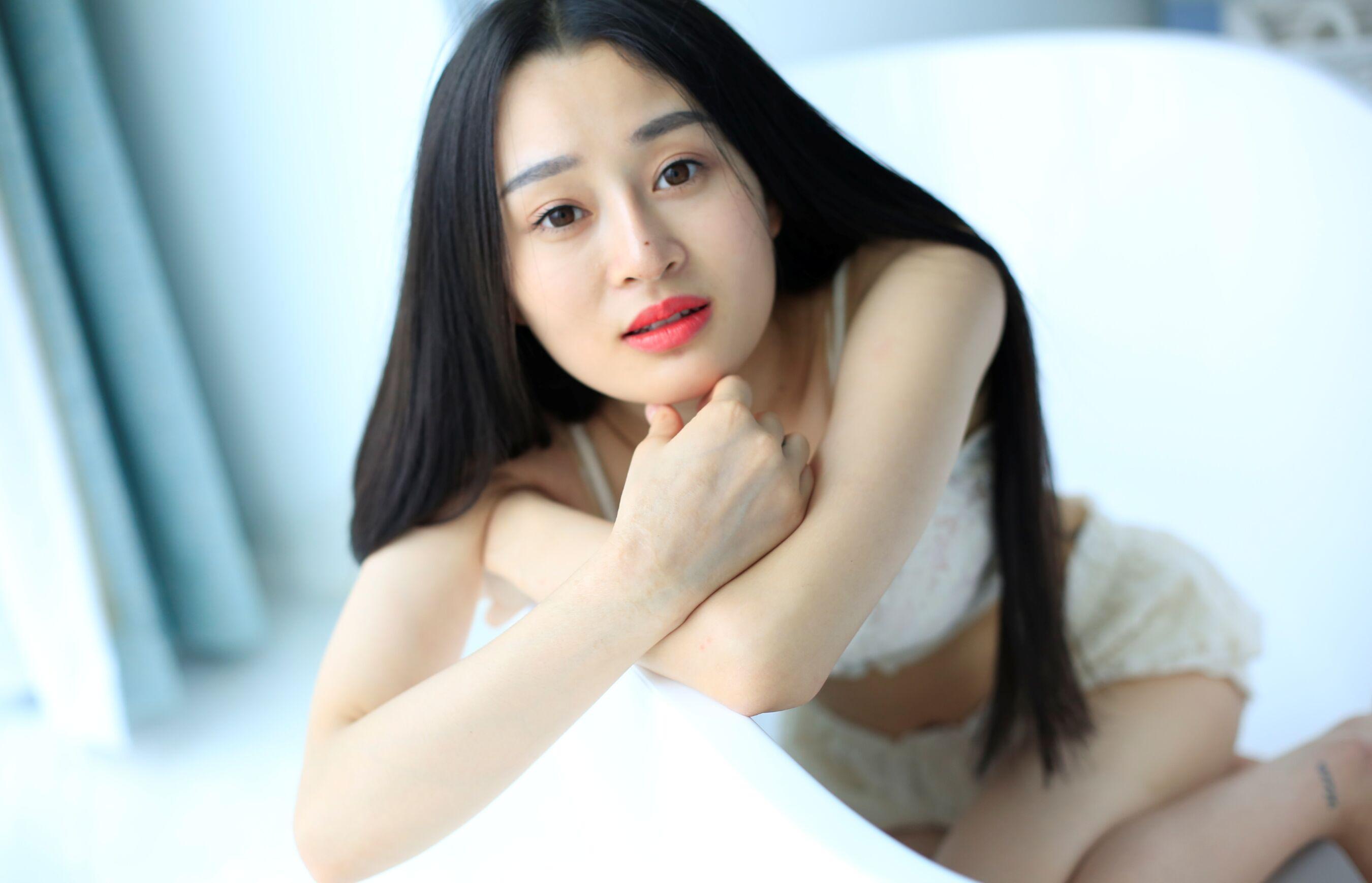 国模套图 素人私房流出(407)