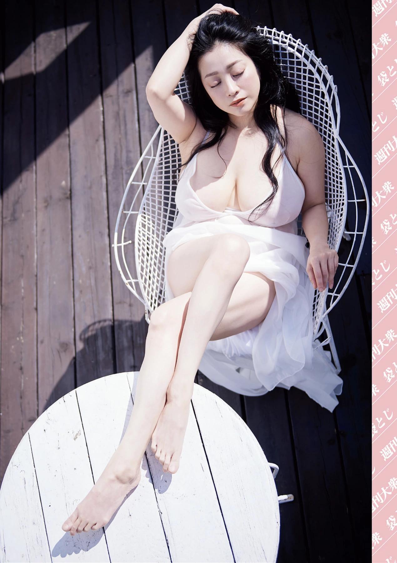 石川澪・北条麻妃・小向美奈子, Shukan Taishu 2025.05.12 (週刊大衆 2025年5月12日号)(10)